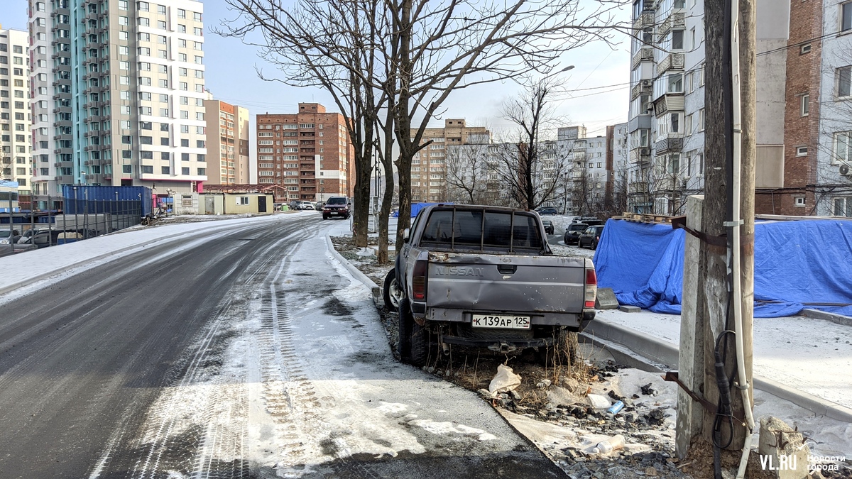 Недвижимый Datsun встал на пути благоустройства нового общественного  пространства в районе Шилкинской (ФОТО) – Новости Владивостока на VL.ru