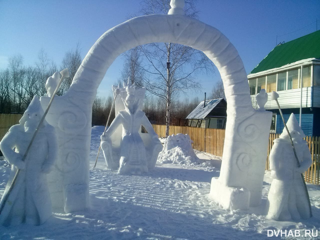 Снежных драконов и королев создает житель Хабаровского района (ФОТО) —  Новости Хабаровска