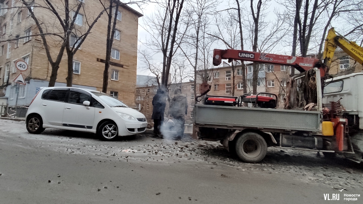 ВПЭС старается быстрее вернуть отопление на Юмашева, Кузнецова и Ладыгина  после порыва – Новости Владивостока на VL.ru