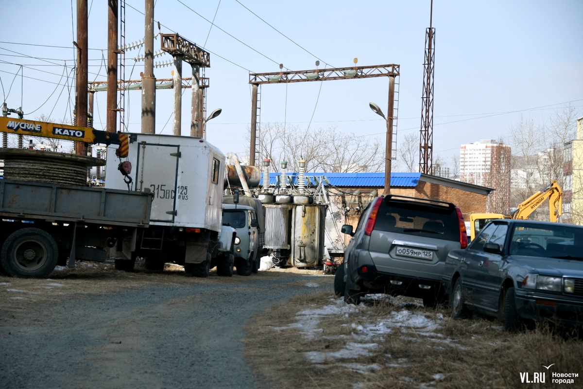 В домах Первомайского района вторые сутки нет отопления после пожара на  подстанции – Новости Владивостока на VL.ru