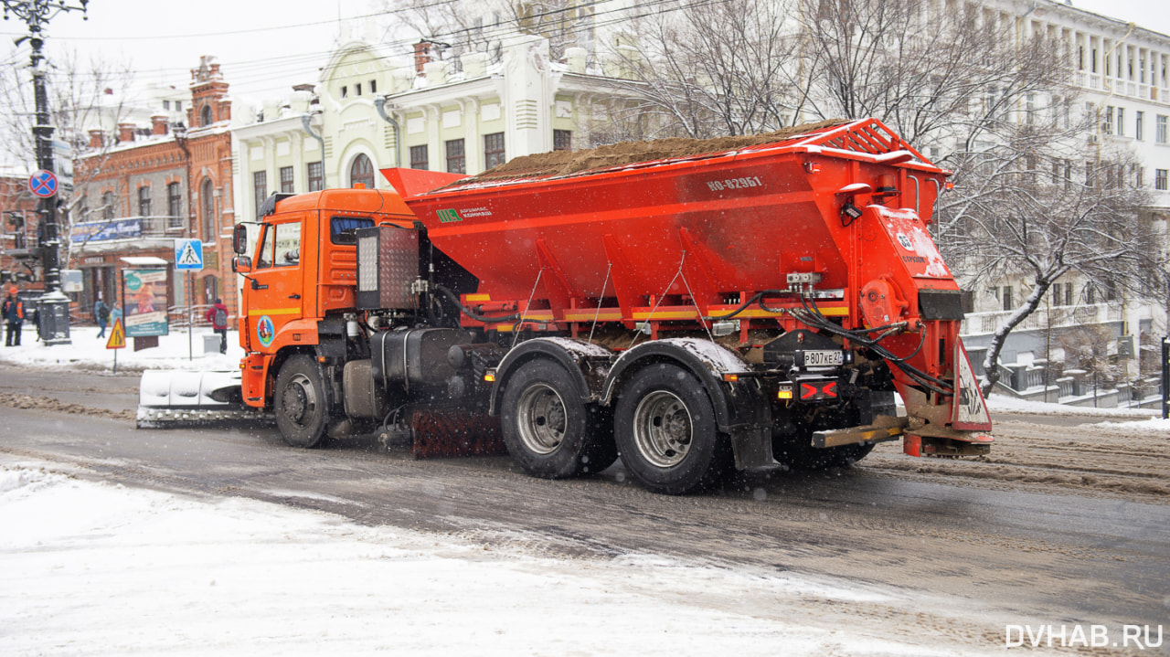 Оперативная информация: 495 кубометров снега убрали с улиц города — Новости  Хабаровска