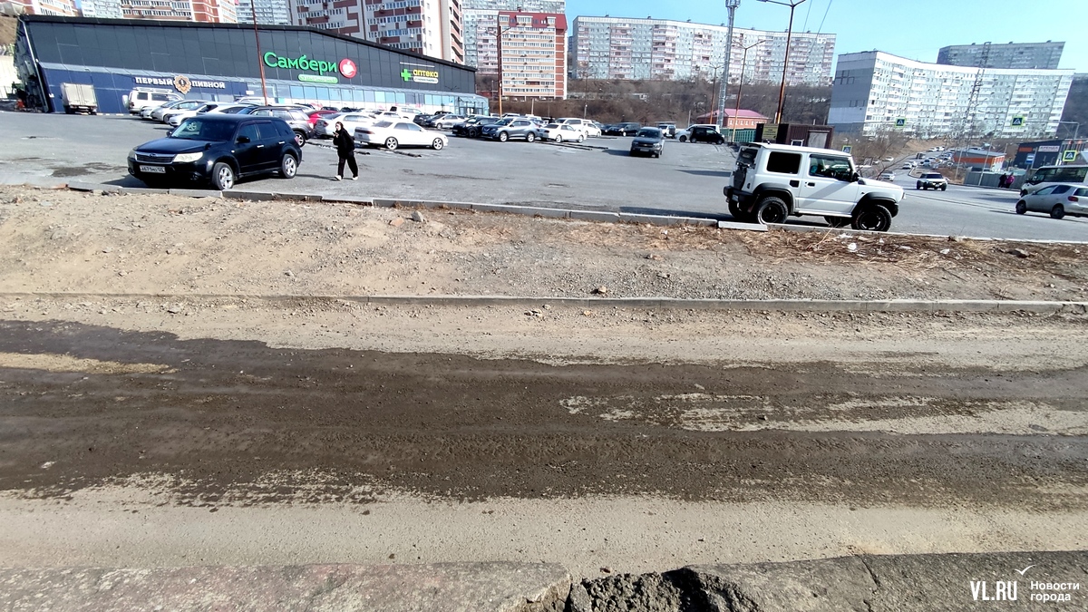 Жители Черняховского жалуются на пыль и грязь со стройки на месте развалин  школы (ФОТО) – Новости Владивостока на VL.ru