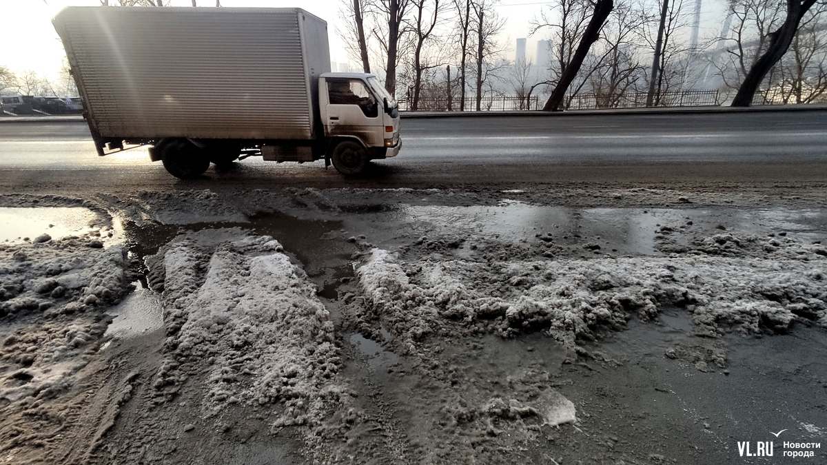 Более 50 домов в центре Владивостока остались без холодной воды,  Светланскую улицу подтопило (ФОТО) – Новости Владивостока на VL.ru