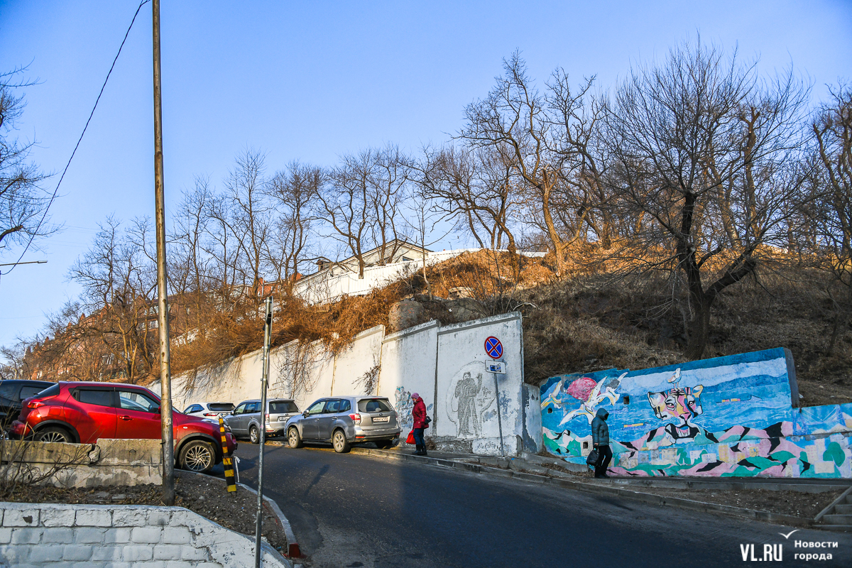 На месте заброшенного детского дома возле театра Горького начинают строить  элитный жилой комплекс (ФОТО) – Новости Владивостока на VL.ru