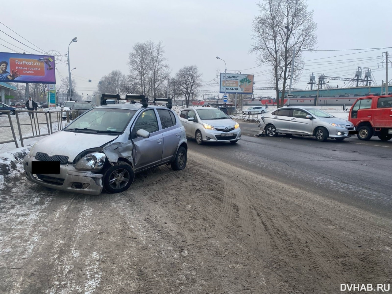 Пробка образовалась на проспекте из-за столкновения Vitz и Honda Grace  (ФОТО) — Новости Хабаровска