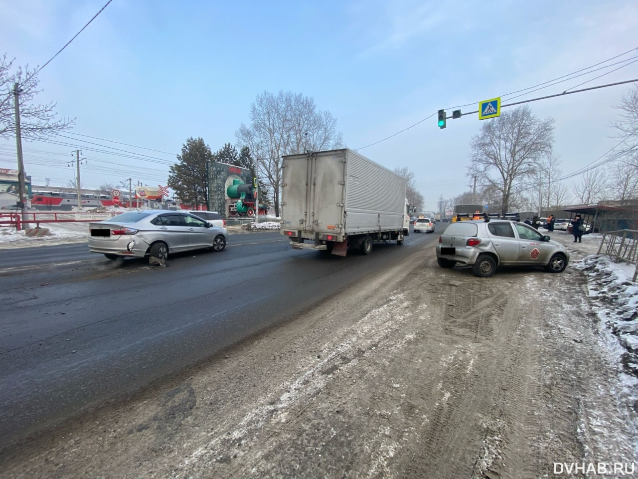 Пробка образовалась на проспекте из-за столкновения Vitz и Honda Grace  (ФОТО) — Новости Хабаровска