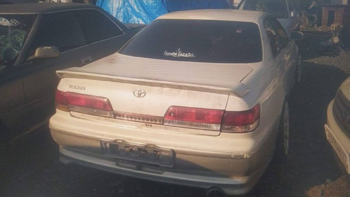 Гулявший по Находке житель Бурятии угнал незакрытый Toyota Mark II и был  задержан за попытку кражи в магазине – Новости Владивостока на VL.ru