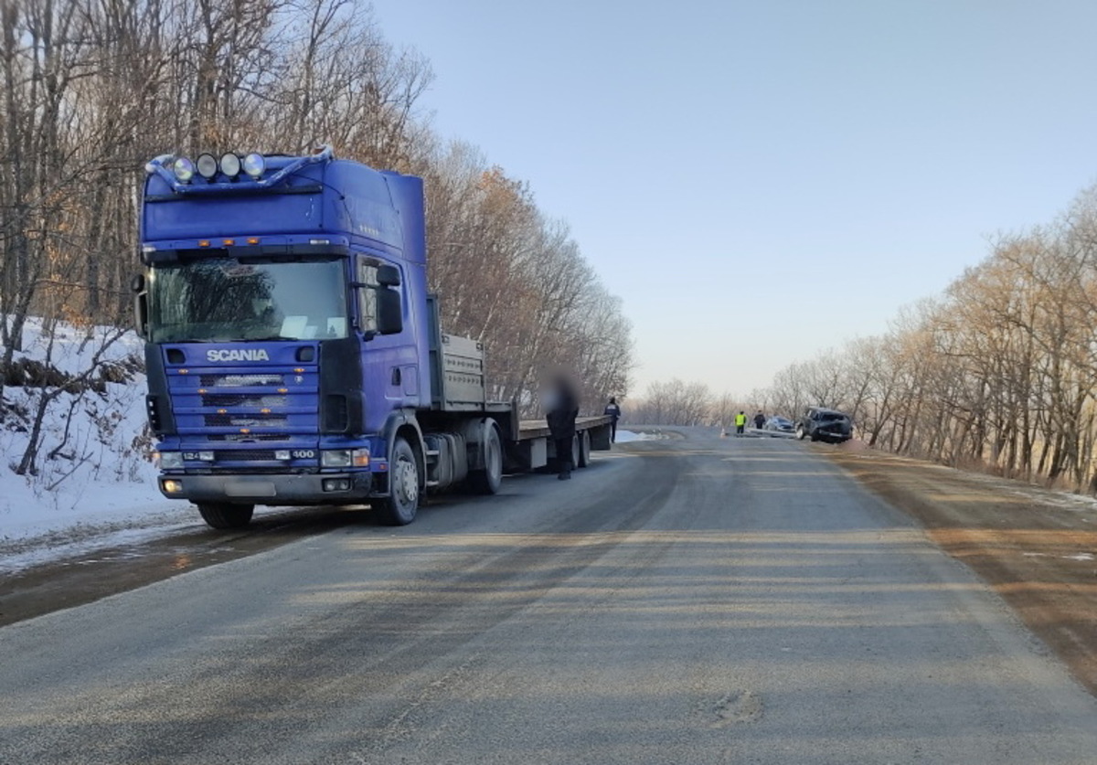 Водителя большегруза арестовали по уголовному делу о ДТП с бетонными  плитами в Приморье – полиция ищет очевидцев аварии – Новости Владивостока  на VL.ru