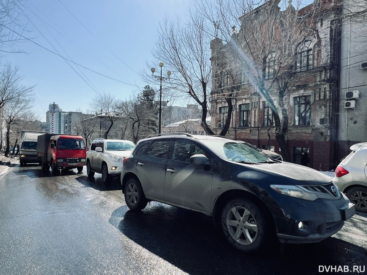 Отвлекся: водитель без прав устроил ДТП в центре Хабаровска (ФОТО) —  Новости Хабаровска