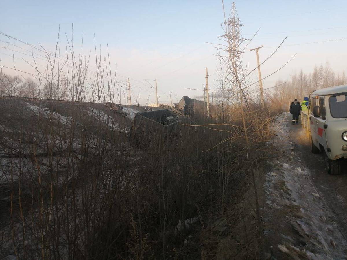 Из-за схода 20 вагонов в Амурской области задерживается поезд Владивосток –  Москва – Новости Владивостока на VL.ru