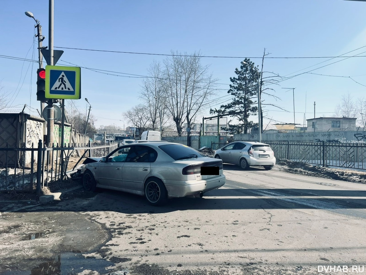 Неопытный водитель Subaru Legacy B4 протаранил машину пенсионера (ФОТО) —  Новости Хабаровска