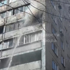 На Океанском проспекте второй день горят балконы (ВИДЕО)