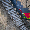 Забор изрисовали граффитчики — newsvl.ru