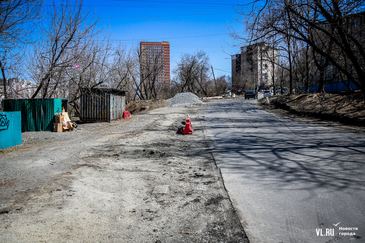 Во Владивостоке начали расширять дорогу на повороте с Кузнецова на Нейбута  и ремонтировать Героев Хасана (ФОТО) – Новости Владивостока на VL.ru