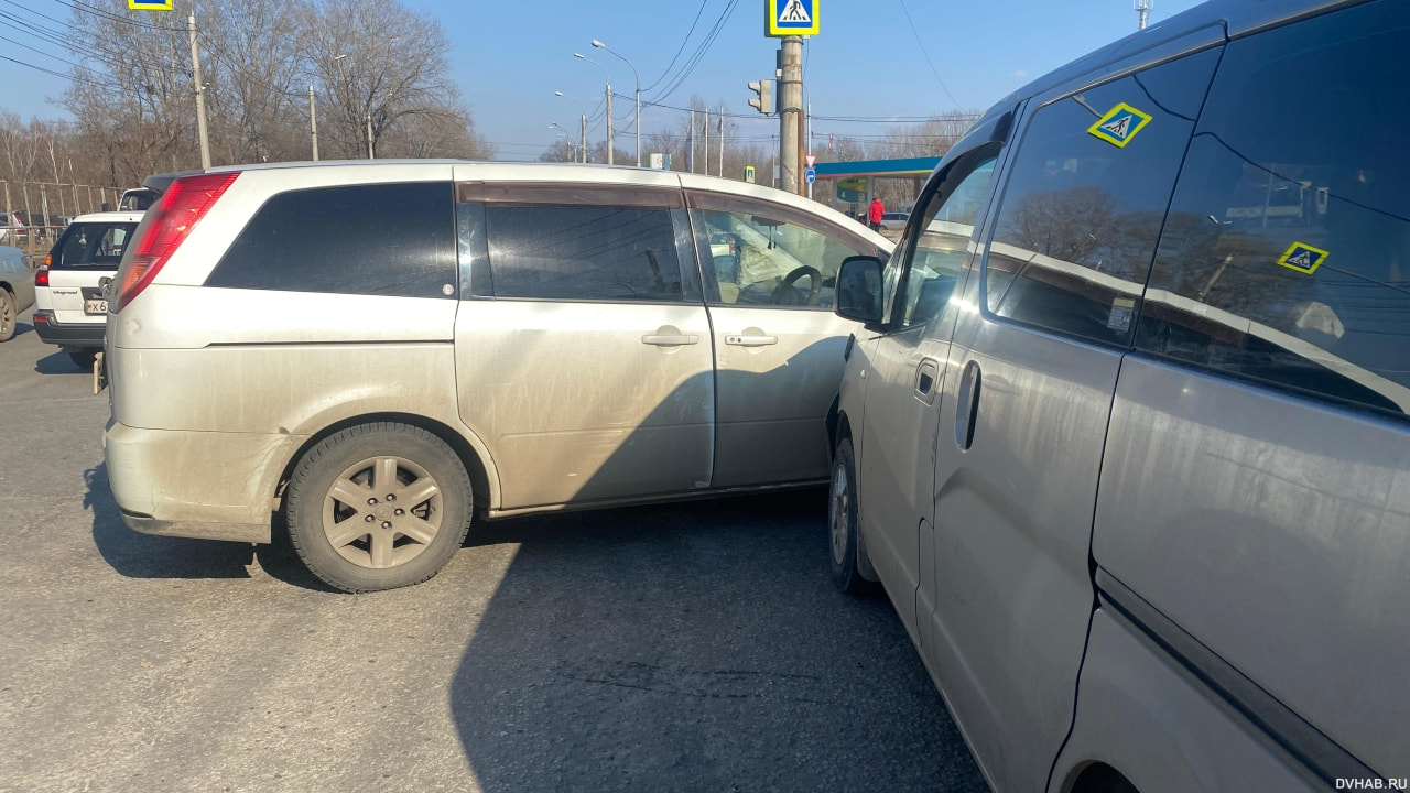 В первое ДТП за 44 года вождения попал хабаровчанин на Суворова (ФОТО) —  Новости Хабаровска