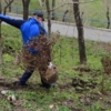 Субботник на Суханова выше Театра Горького — newsvl.ru