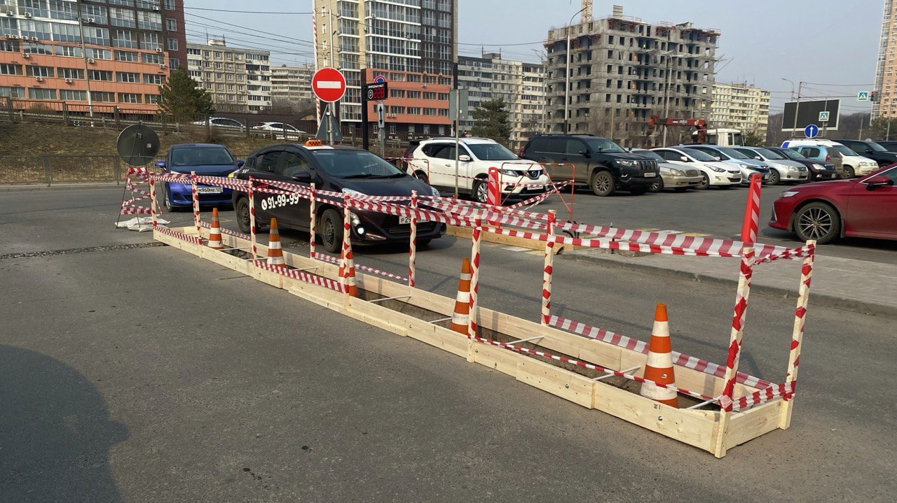 Создали пробки: новую схему движения ввели на парковке у ТРК (ПЕРЕКЛИЧКА) —  Новости Хабаровска