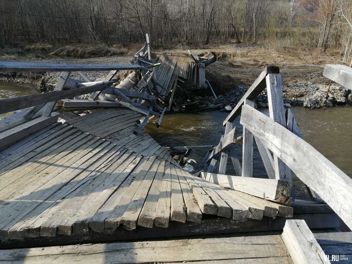 В Приморье суд вынес приговор фермеру, построившему мост, с которого в воду  упал Lexus – тогда погибли три человека – Новости Владивостока на VL.ru