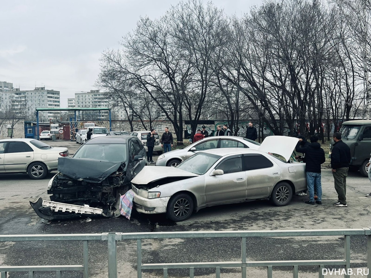 Не довез братьев: Cresta и Wish столкнулись на Ворошилова (ФОТО) — Новости  Хабаровска