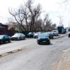 Сами делиниаторы делают уборку на дорогах сложной, и возле них скапливается пыль и грязь — newsvl.ru