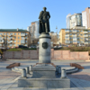 Здесь находится памятник и могила графа, прах которого перенесли во Владивосток из Парижа в 1990 году — newsvl.ru