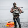 А в это время из воды мусор доставали спортсмены из федерации подводного спорта Приморского края — newsvl.ru