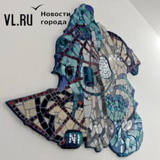 Жемчужина, лобстер, поплавок: общественный туалет во Владивостоке украсили мозаикой и фресками 