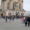 Участники Крестного хода идут в Спасо-Преображенский собор — newsvl.ru