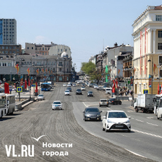 На улице Светланской сняли больше 8 тысяч «квадратов» асфальта ради замены плит и решёток ливневой канализации (ФОТО)