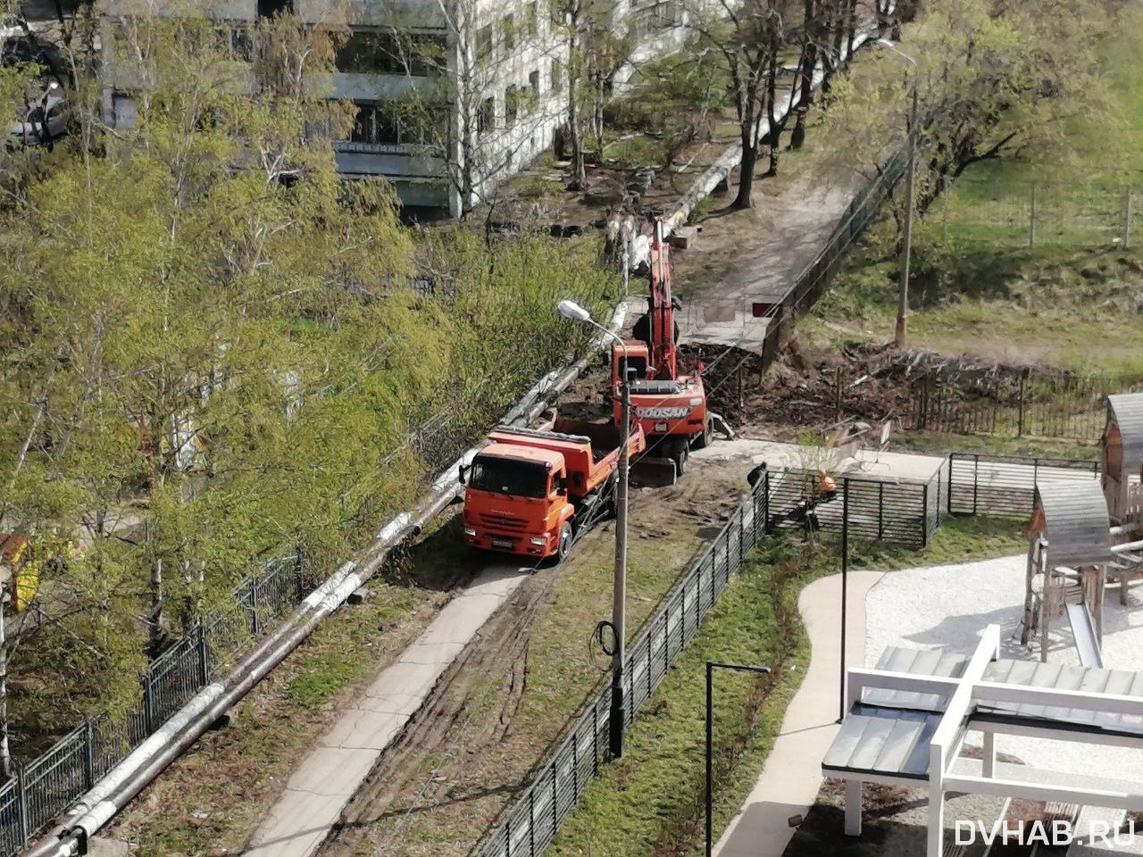 В порче дорожки к школе обвинили коммунальщиков жители Южного (ФОТО) —  Новости Хабаровска