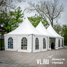 Бесплатный шахматный павильон начал свой третий сезон на верхней площадке Спортивной набережной Владивостока 
