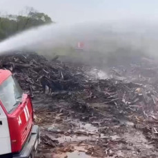В Красноармейском районе пожар охватил 8 тыс. квадратных метров территории лесоперерабатывающего предприятия