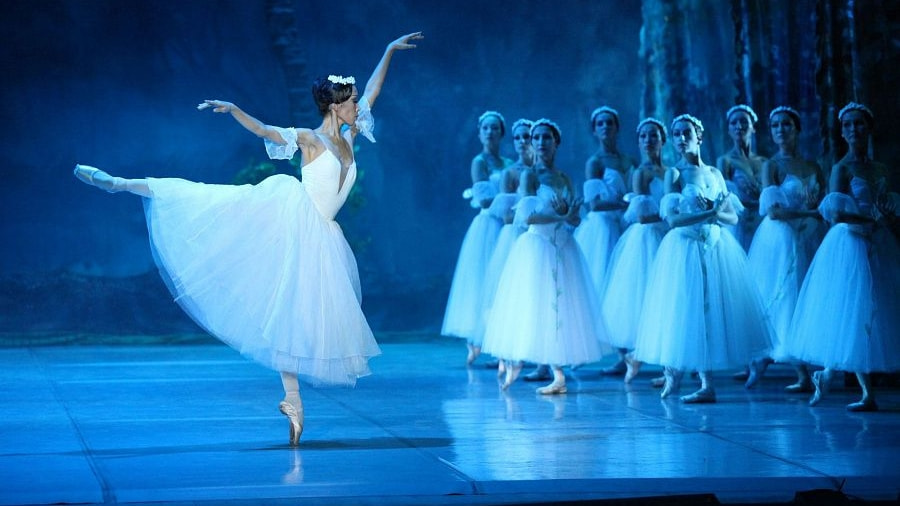 «Лебединое озеро» и «Жизель» привезет в Хабаровск Бурятский театр оперы и балета