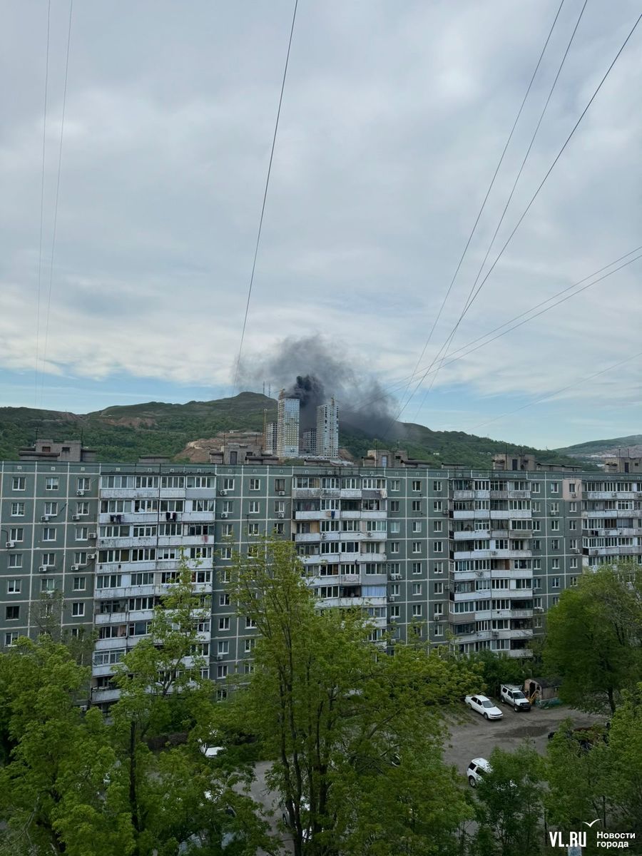 В строящемся жилом комплексе на сопке Холодильник загорелся технический  этаж (ФОТО; ВИДЕО) – Новости Владивостока на VL.ru