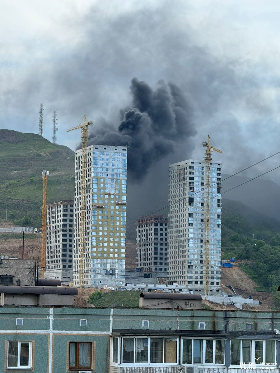 В строящемся жилом комплексе на сопке Холодильник загорелся технический  этаж (ФОТО; ВИДЕО) – Новости Владивостока на VL.ru