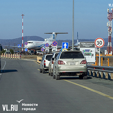 В Приморье задержали четырёх подозреваемых в вымогательстве денег у таксистов в аэропорту Владивостока 