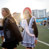 Выпускницы надели красивые школьные фартуки  — newsvl.ru