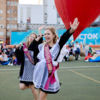 Дресс-кода не было, но многие девушки выбрали именно школьную форму — newsvl.ru