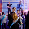 Одноклассники приглашали друг друга на медленный танец — newsvl.ru