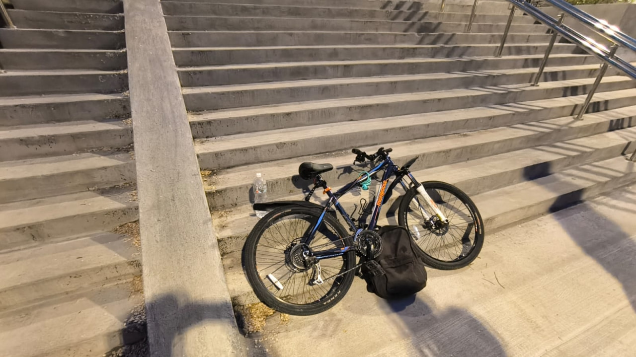 В реанимацию попал велосипедист после падения с тургеневской лестницы (ФОТО; ОБНОВЛЕНИЕ)