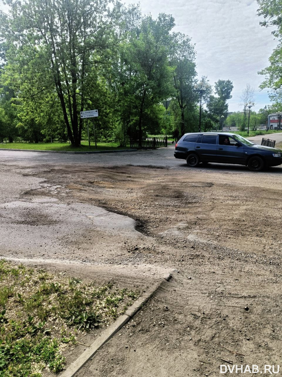 Автомобили разбивают хабаровчане из-за ям в поселке имени Горького (ФОТО) —  Новости Хабаровска