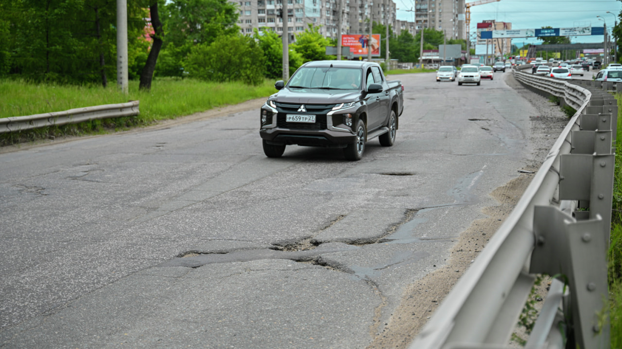 Минус два колеса: на проспекте 60-летия Октября хабаровчане разбивают машины (ФОТО)