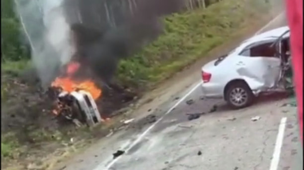 На видео попали взрывы и пожар на платной трассе Москва — Санкт-Петербург