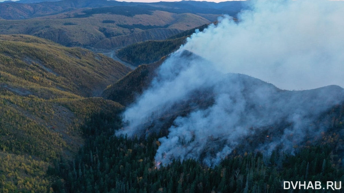 Крупный пожар возник на севере Хабаровского края из-за гроз