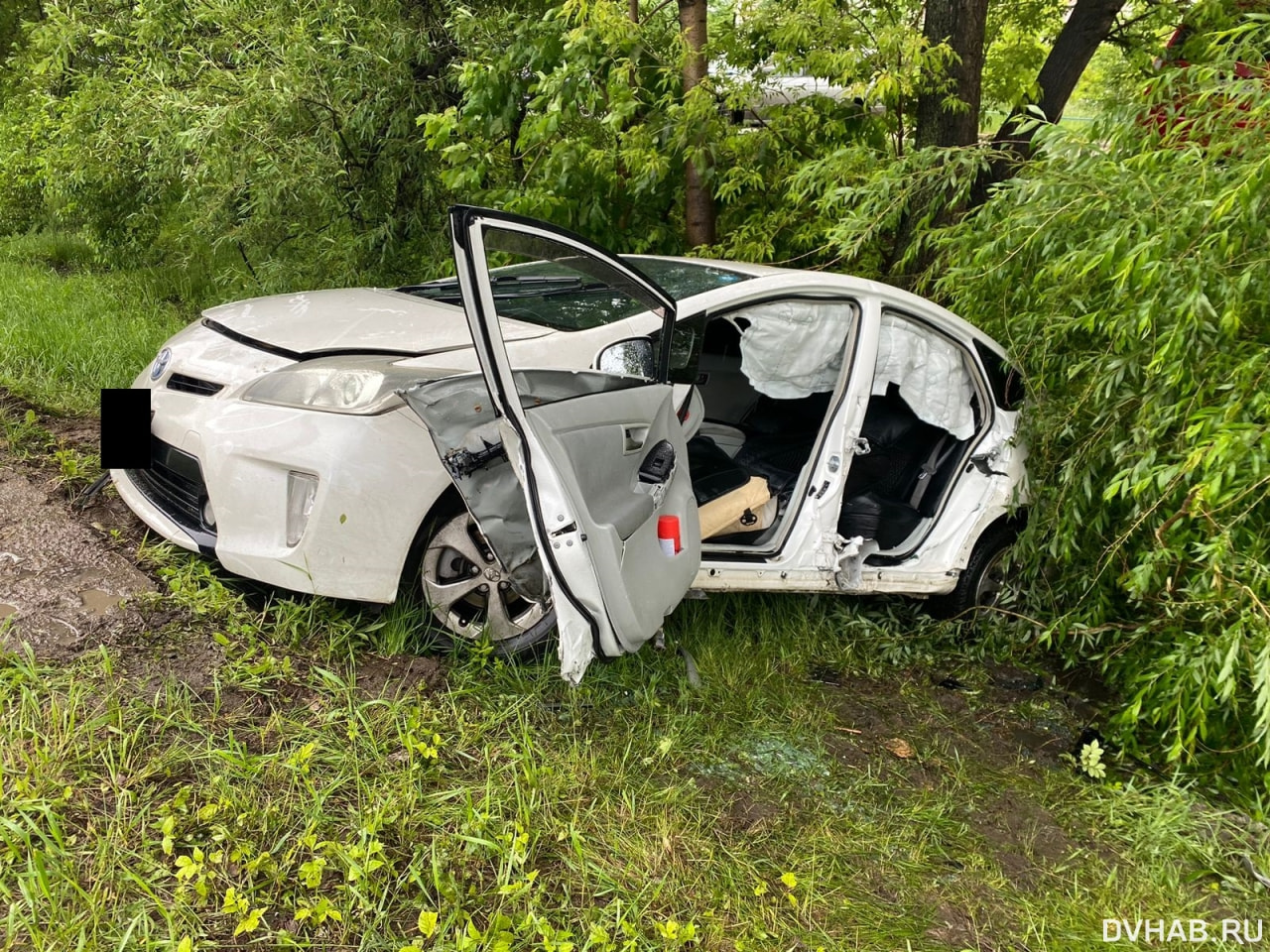 Водителю стало плохо: Toyota Prius съехала в кювет на Краснореченской  (ФОТО) — Новости Хабаровска