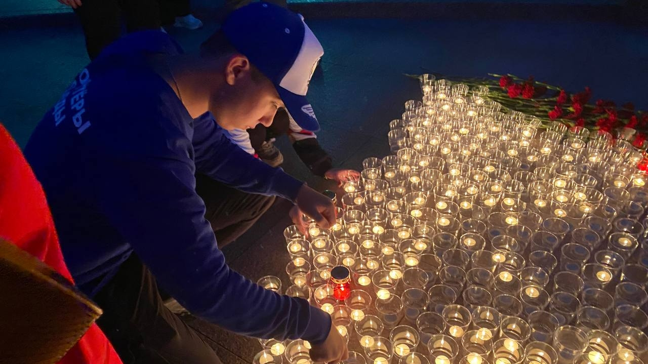 День памяти и скорби завершился в Хабаровске ночным забегом и световым шоу (ФОТО)