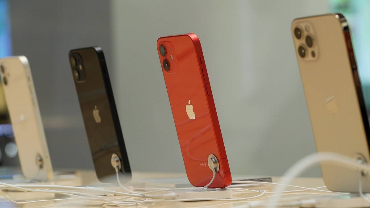 Запретить продажи iPhone планируют в России