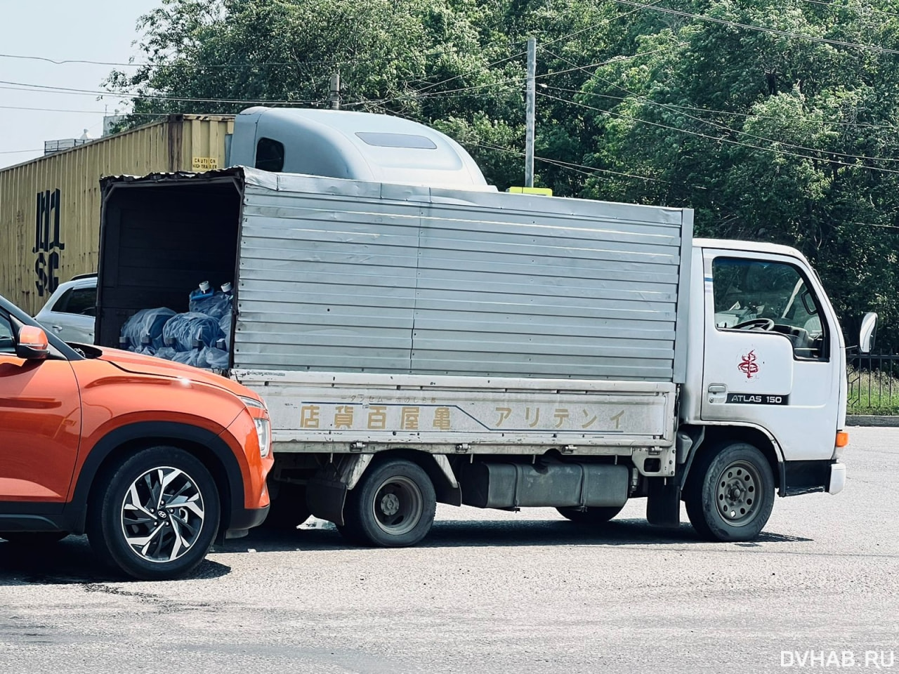 Отказали тормоза: в четыре машины влетел Prius на Большой (ФОТО) — Новости  Хабаровска