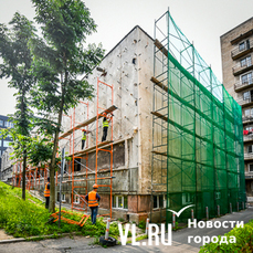 Спорткомплекс для гимнастики, тенниса и единоборств строят в бывшем корпусе экономического университета во Владивостоке 