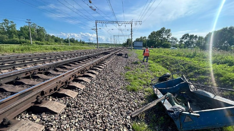 Водитель мотокультиватора погиб при столкновении с поездом (ФОТО)